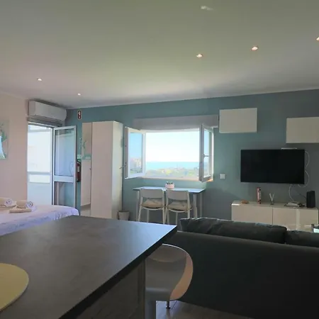 Lovelystay - Mariana's Blue Apartment Portimão